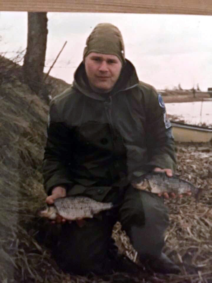 Mikael Svensson med snygg mössa och fiskar