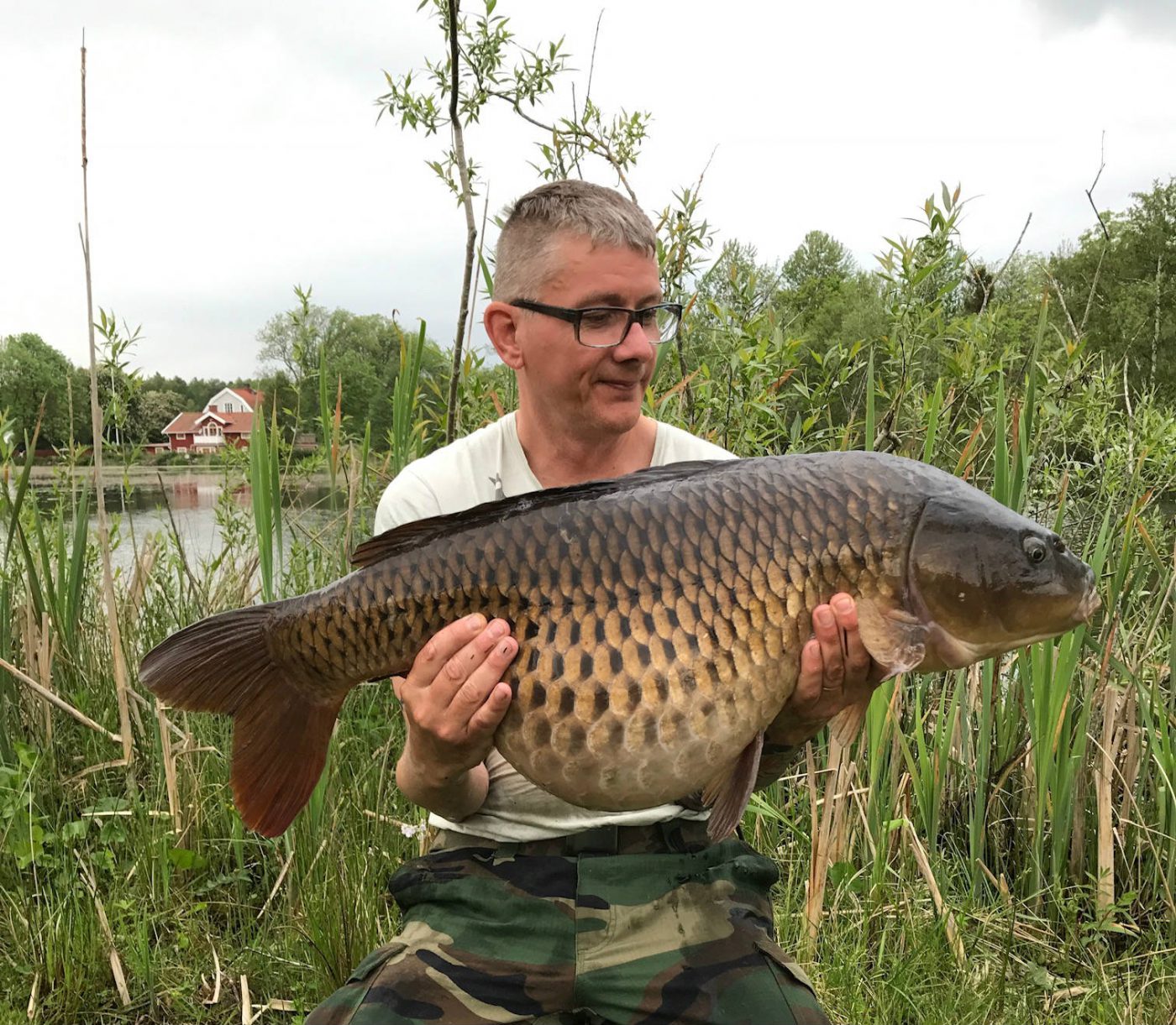 Anders Svanlund med en fin fjällkarp